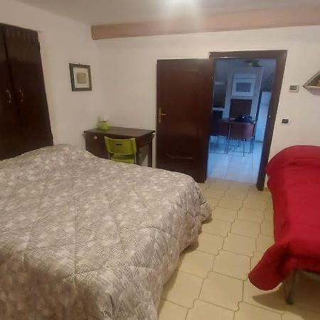 Casale Di Pesche Bed & Breakfast Exterior photo